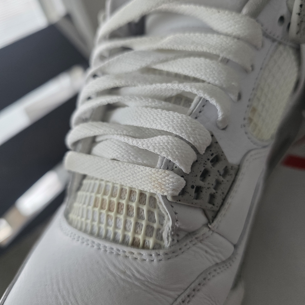Jordan White Oreo 4s Mens Sneakers in White with Red Accents - Picture 6 of 8